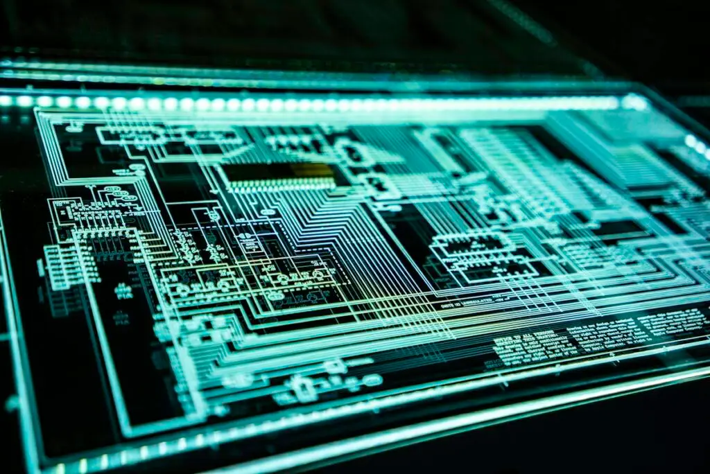 Circuit électronique lumineux, symbole de cybersécurité